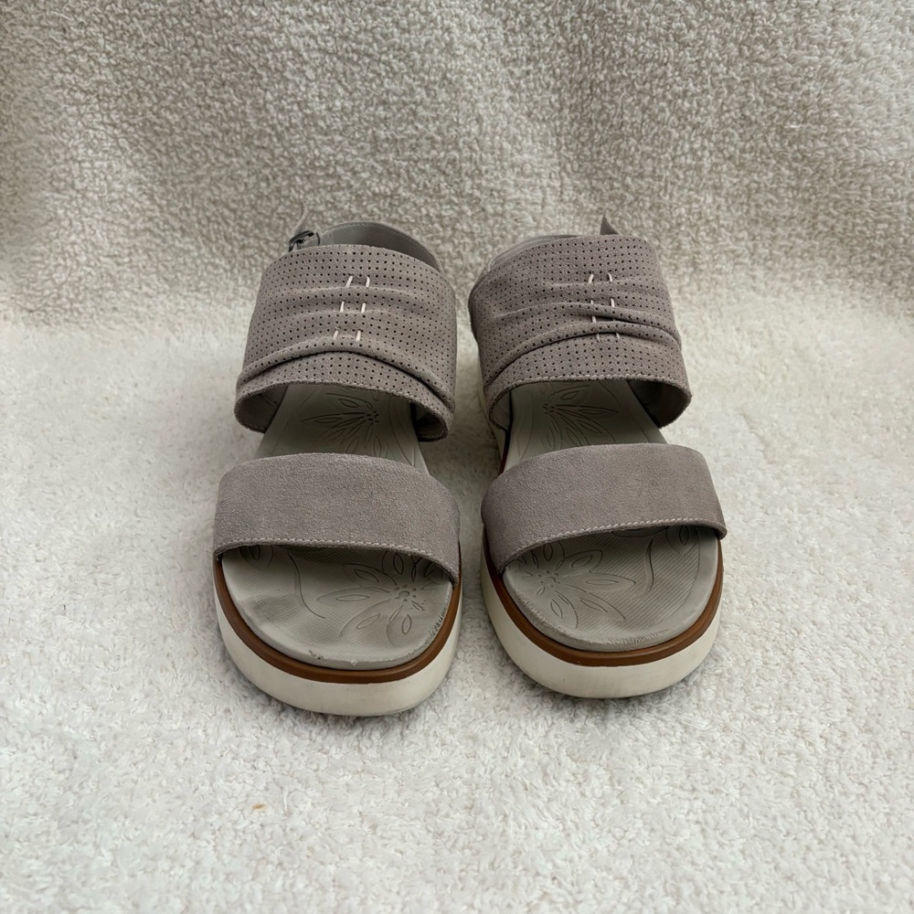 Baretraps Taupe/Gray Sandals